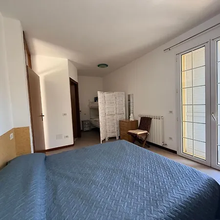 Apartment With Large Terrace In